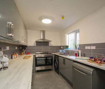 Room in a Shared House, Molyneux Road, L6 - Photo 6