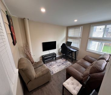 For Lease - 663 Liverpool Road, Pickering, Ontario - Photo 2