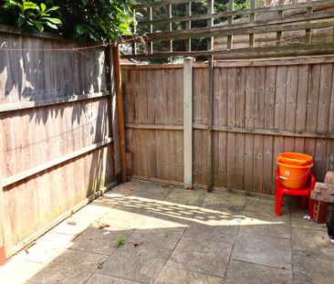 2 bedroom ground floor maisonette to rent - Photo 5