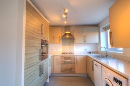 Pearwood Close, Hampton - Photo 4
