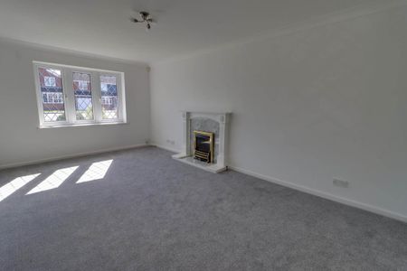 4 bedroom detached house to rent - Photo 2
