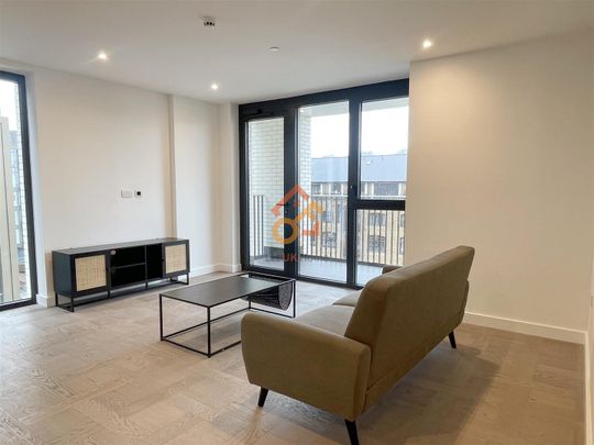 2 Merino Gardens, London, E1W - Photo 1