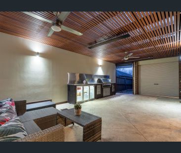 Luxury Family Living in Prestigious Mt Ridley Estate - Photo 1