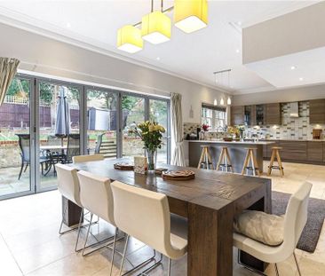 6 bedroom detached house to rent - Photo 2