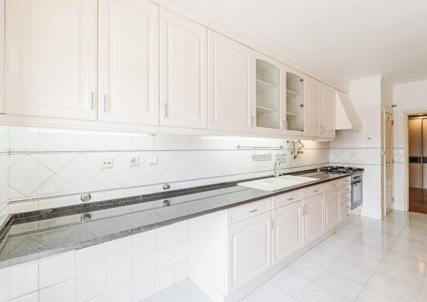 APARTAMENTO T2 NO ARNEIRO - CARCAVELOS