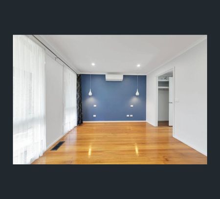 31 Thomas Crescent, Cranbourne, Vic 3977 - Photo 4