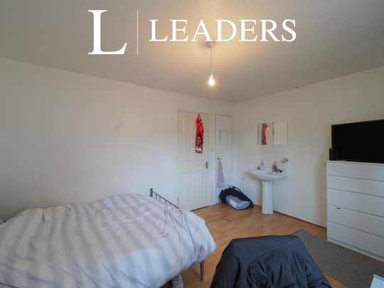 4 bedroom terraced house to rent - Photo 1