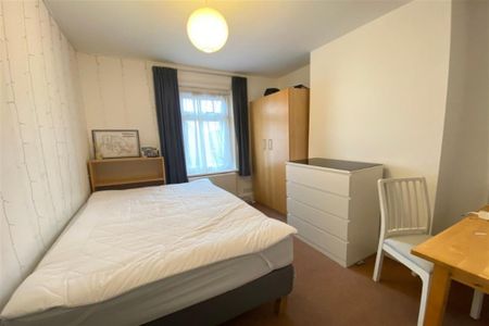 4 bedroom terraced house to rent - Photo 3