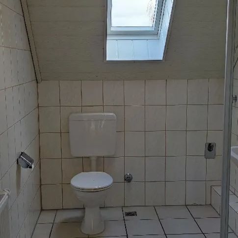 Gemütliche 2-Zimmer-Dachgeschoss-Wohnung *Balkon * Einbauküche - Photo 1