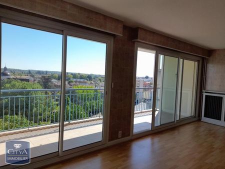 Location Appartement 5 pièces 108m² BOURG EN BRESSE 01000 - Photo 2