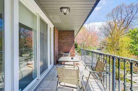 For Lease - 102 Stratford Crescent, Toronto, Ontario - Photo 2