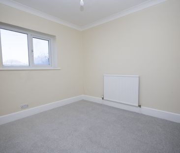 3 bed house to rent in Columbia Road, Bournemouth, BH10 - Photo 3