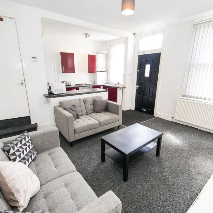 Beechwood Avenue, Burley, Leeds - Photo 1