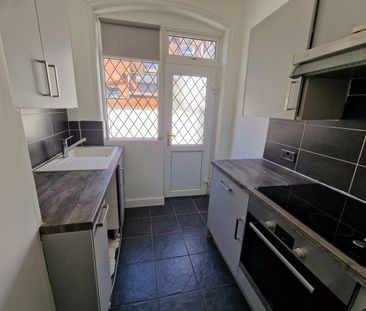 2 Bed Semi-Detached House, Green Lane, OL8 - Photo 3