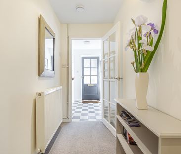 2 bedroom mews to rent - Photo 5