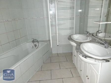 Location Appartement 4 pièces 80m² ANGOULEME 16000 - Photo 5
