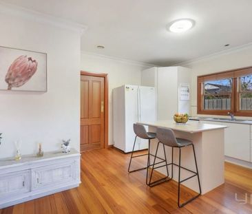 Charming Family Home in the Heart of 'Old Werribee' - Photo 1