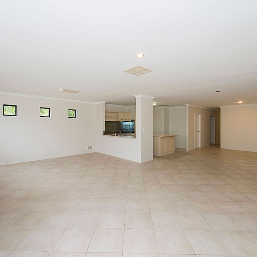 Beautiful, Large Family Home - Photo 1