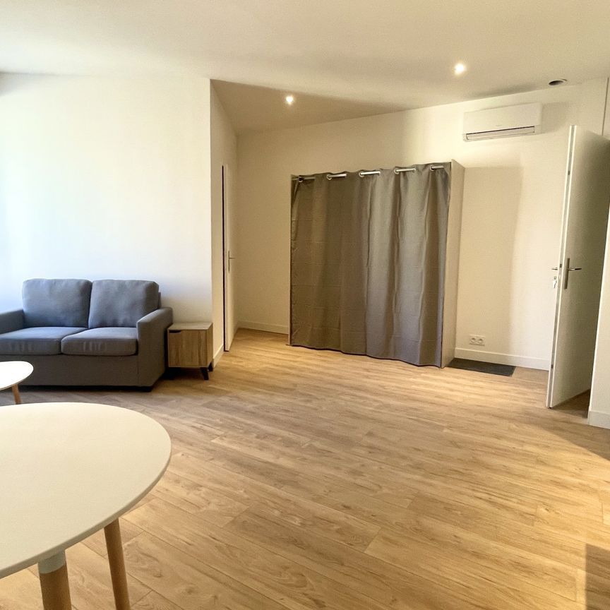 Location Appartement 1 pièce 27m² BAGNOLS SUR CEZE 30200 - Photo 1