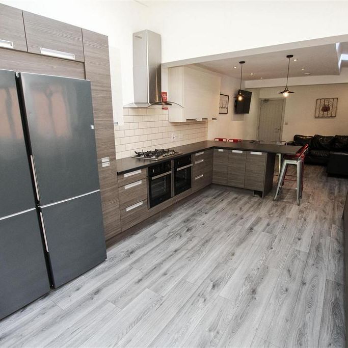 6 bedroom house to rent - Photo 1