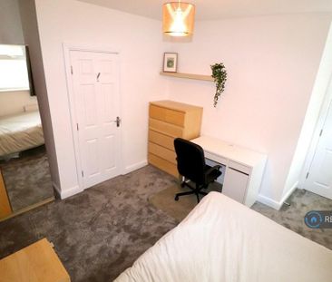 8 bedroom terraced house to rent - Photo 3