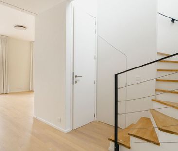 Woning te huur in Ukkel voor € 3.500 met 3 slaapkamers - Photo 2