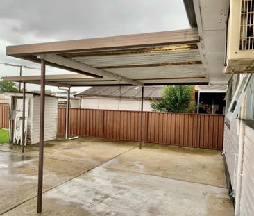 Fully Renovated House - Photo 6