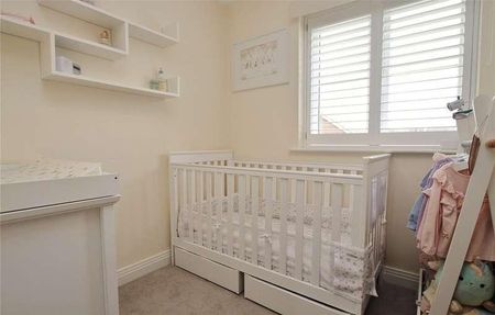 Woking, Surrey, GU21 - Photo 4