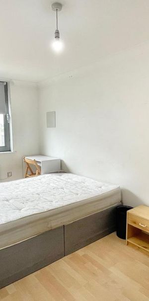 1 bedroom in a flat share to rent - Photo 1