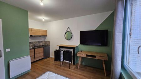 Location Appartement 1 pièce 18m² - Photo 2