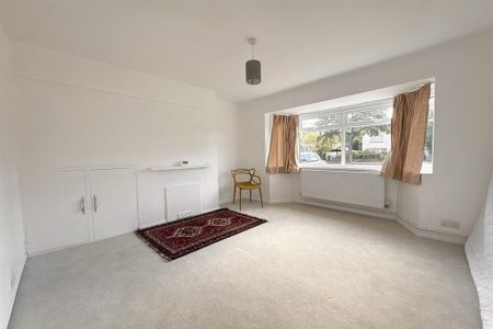 4 bedroom detached house to rent - Photo 2