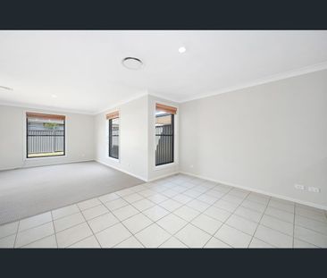 11 Daylesford Close, Ropes Crossing, NSW 2760 - Photo 2