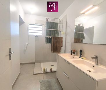 Location Maison 6 pièces 124m² PETIT BOURG 97170 - Photo 2