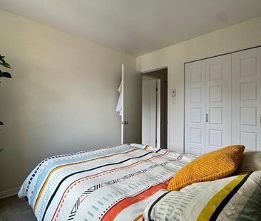 2100 Rue Quesnel - Photo 1