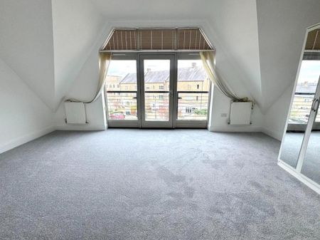 4 bedroom end of terrace house to rent - Photo 4