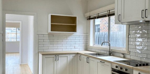 Cheltenham - Photo 2