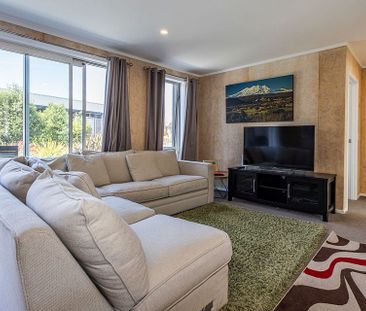 Magnificent on Magnolia - Photo 3