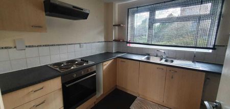 2 bedroom ground floor maisonette to rent - Photo 5