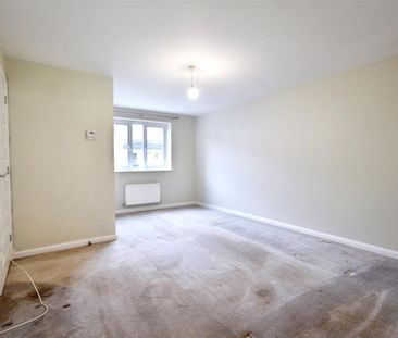 Oswalds Close, Longford, Gloucester - Photo 3