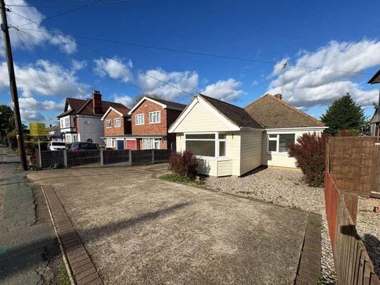 Southend Road, Hockley, SS5 - Photo 1