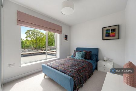 3 bedroom end of terrace house to rent - Photo 4