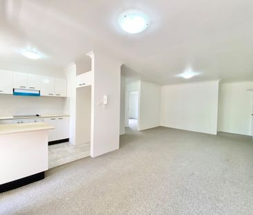 Pristine 2 Bedroom Apartment, Handy Location. - Photo 3