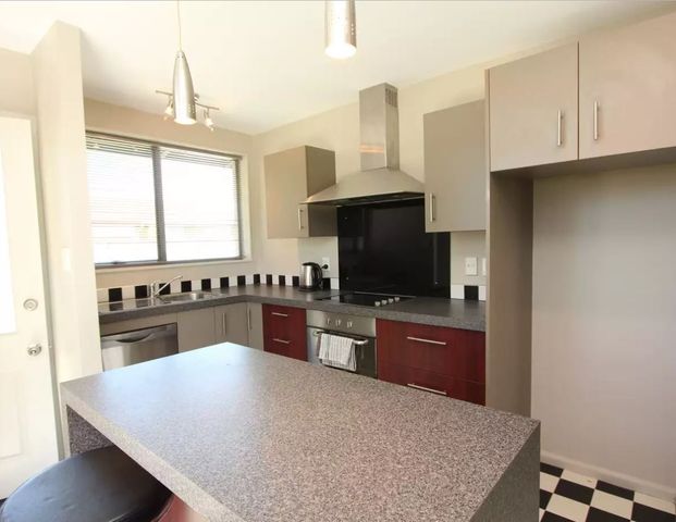 Great location - Photo 1