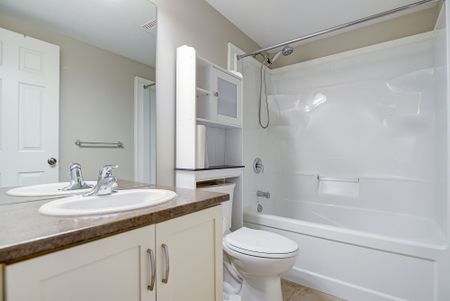 For Lease - 1180 Countrystone Drive Unit# 5B, Kitchener, Ontario - Photo 5