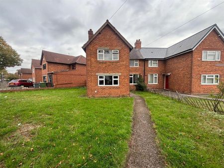 3 bedroom semi-detached house to rent - Photo 5