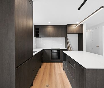 Welcome to your next chapter in refined, contemporary living. - Photo 6