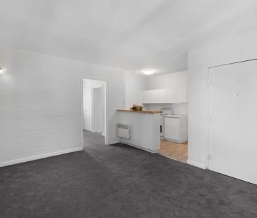 Smart One-Bedroom Living in the Heart of South Yarra - Photo 5