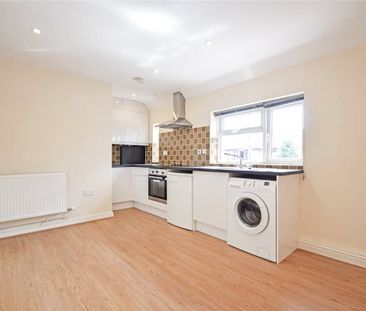 A well presented 2 bedroom apartment in Chesterton conveniently loc... - Photo 4