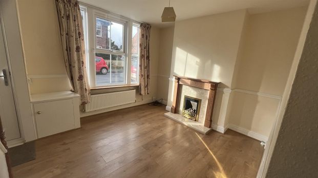 Park Avenue, SY11 1AY - Photo 1