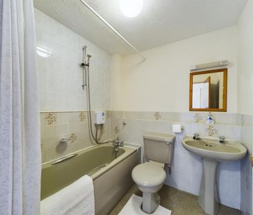 1 bedroom flat to rent - Photo 5